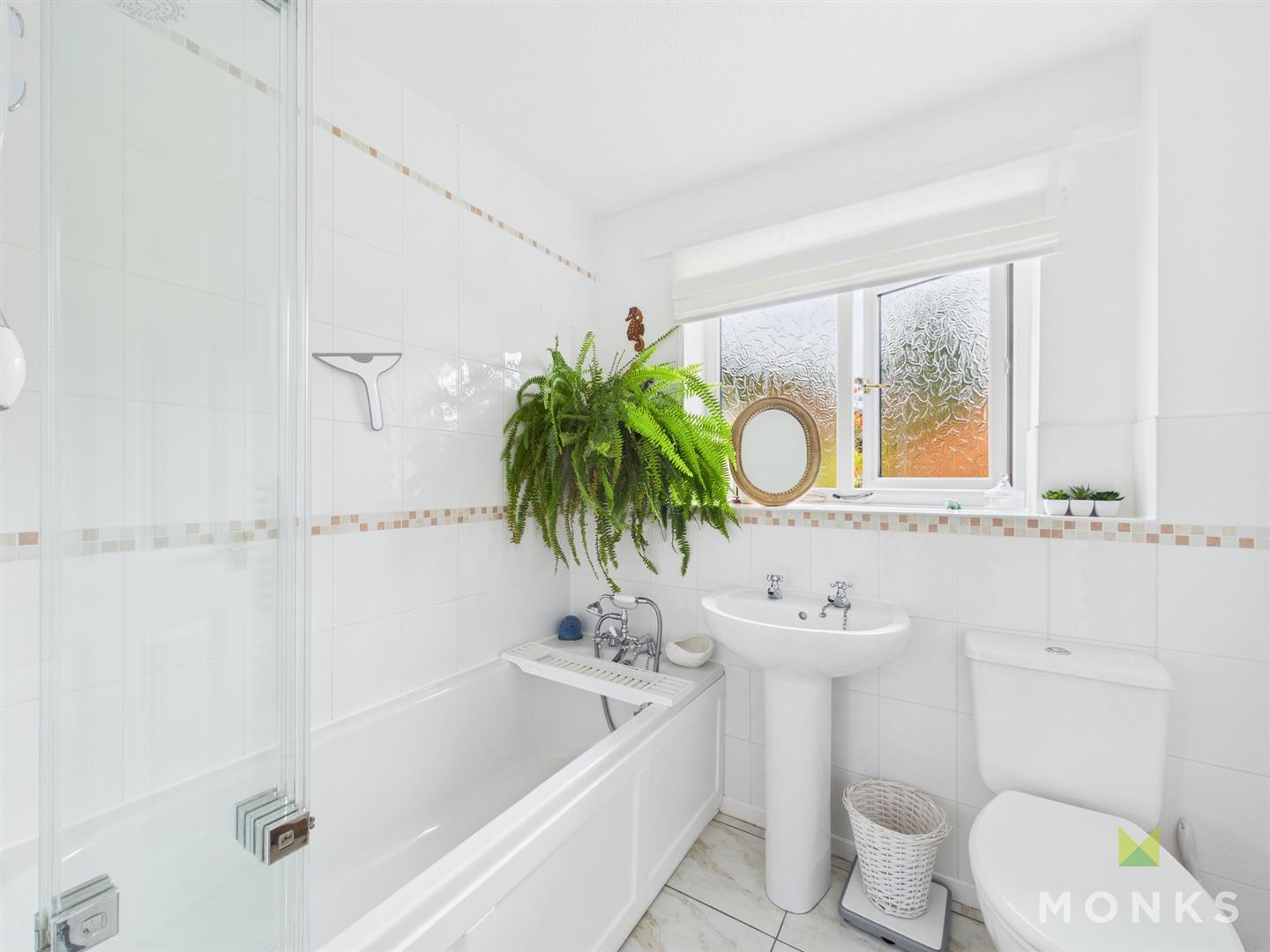 4 Nursery Close, Oswestry, SY11 4LZ For Sale 4 Nursery Close, Oswestry, SY11 4LZ For Sale